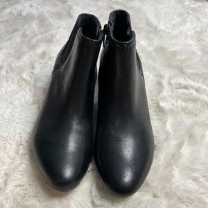 NEW- Clark Collections Black Leather Booties - Size 10